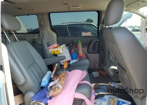 2010 Chrysler Town & Country Touring из США, поврежденный, VIN 2A4RR5DX7AR230038